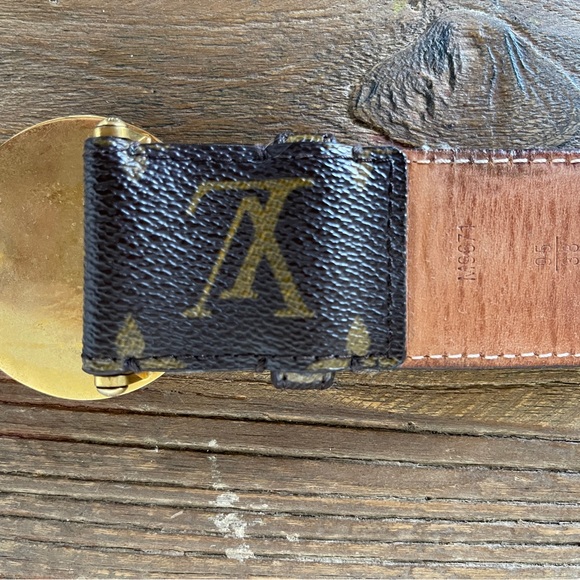 Limited edition Louis Vuittons man’s Calf Skin belt.LV Monogram belt Rare Buckle - Picture 3 of 6
